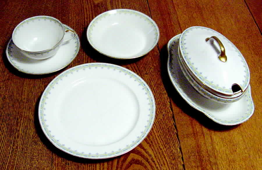 LAT60 Dinner Plate by Latrille-1