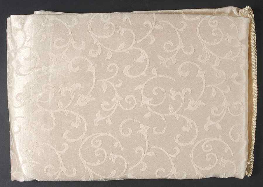 Opal Innocence Tablecloth-Round 70" by Lenox-1