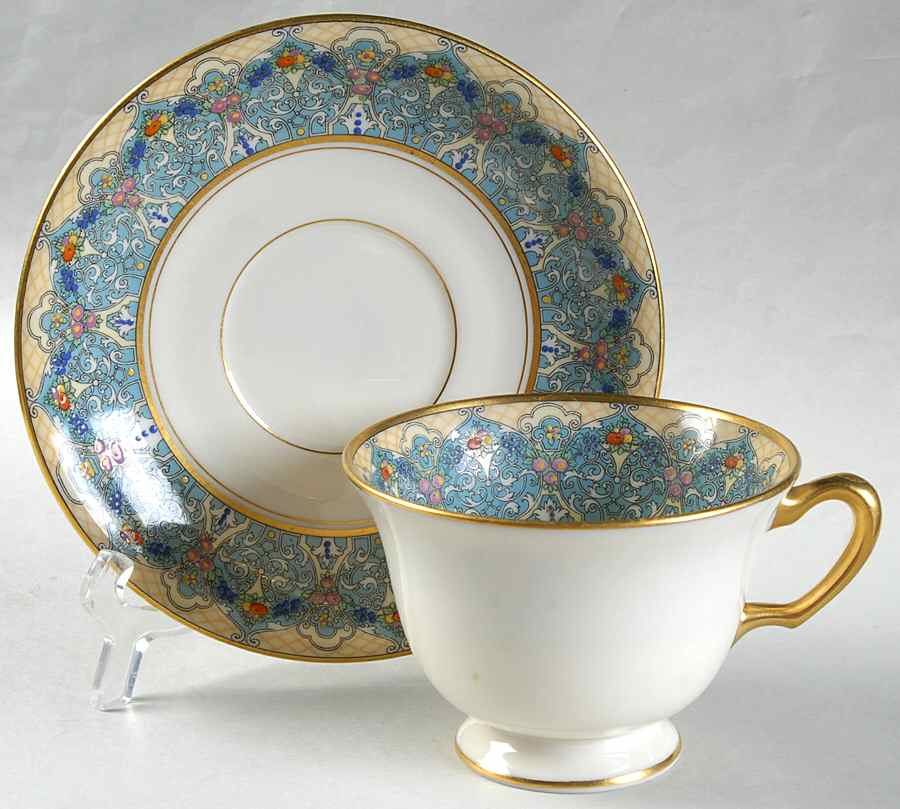Pasadena (Smooth) Footed Cup & Saucer Set by Lenox-1