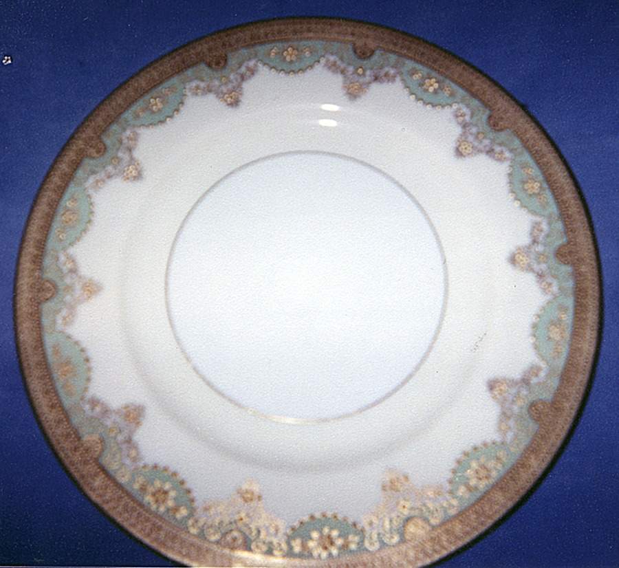 E321G Green Dinner Plate by Lenox-1