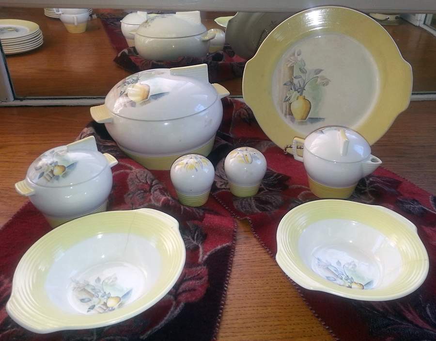 Etruscan Cotillion Yellow Round Covered Vegetable by Limoges-American-1
