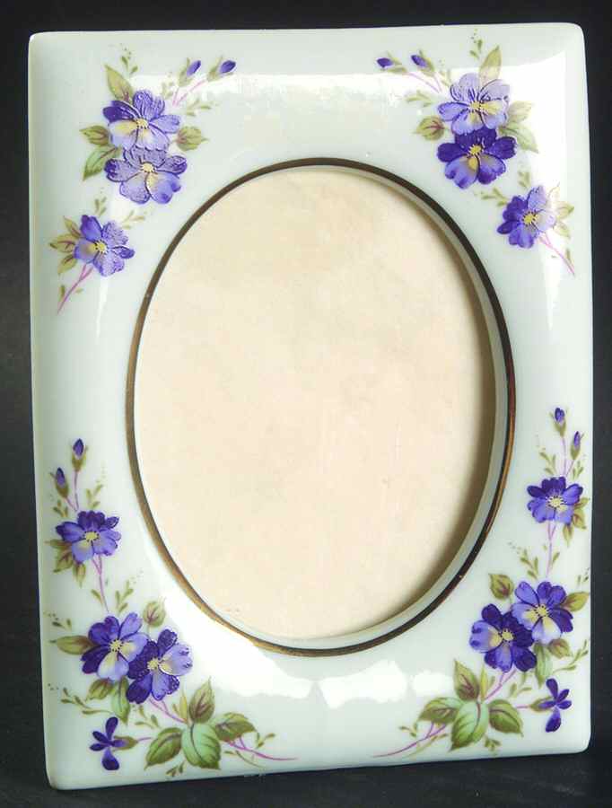 Violette Frame-Holds 2.5" X 3" by Lefton-1