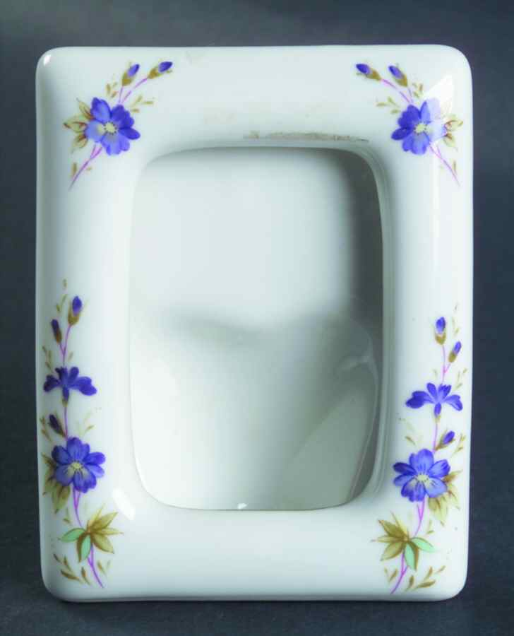Violette Frame-Holds 2" X 2 3/4" by Lefton-1