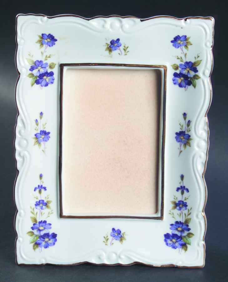Violette Frame-Holds 2 1/2" X 4" by Lefton-1