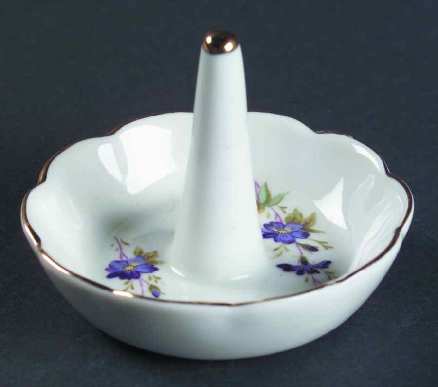 Violette Ring Holder by Lefton-1