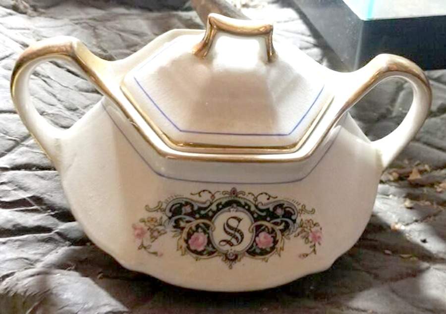 LIA78 Sugar Bowl & Lid by Limoges-American-1