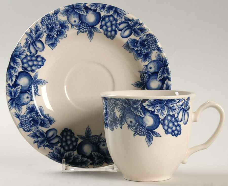 LIE7 Flat Cup & Saucer Set by Libbey-1