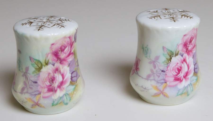 657 Salt & Pepper Set by Lefton-1