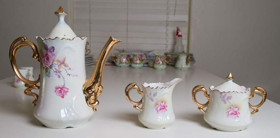 657 Coffee Pot & Lid by Lefton-1