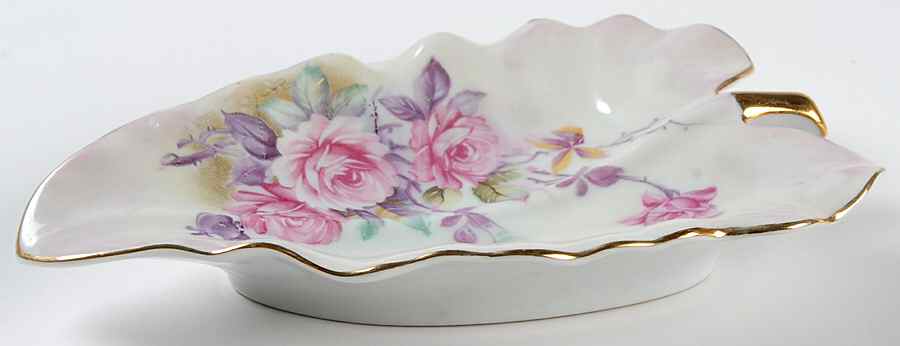 657 Leaf Shaped Dish by Lefton-1