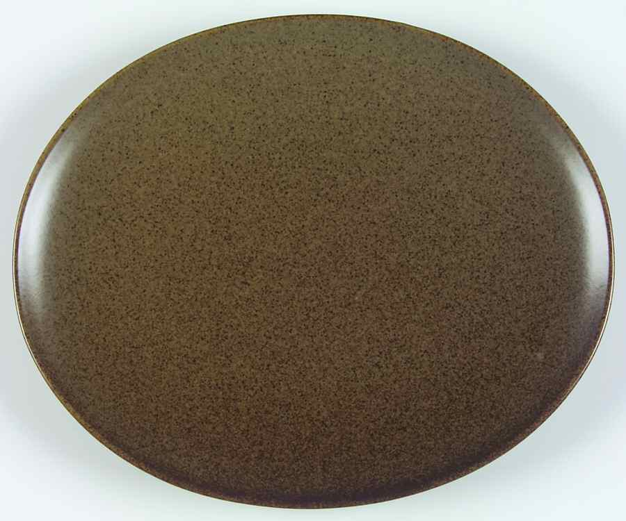 Acorn (Oval) Dinner Plate by Lindt-Stymeist-1