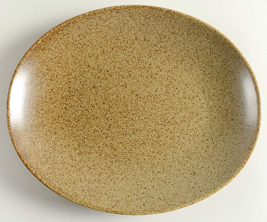 Acorn (Oval) Salad Plate by Lindt-Stymeist-1