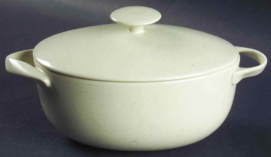Linen (Oval) Individual Casserole & Lid by Lindt-Stymeist-1