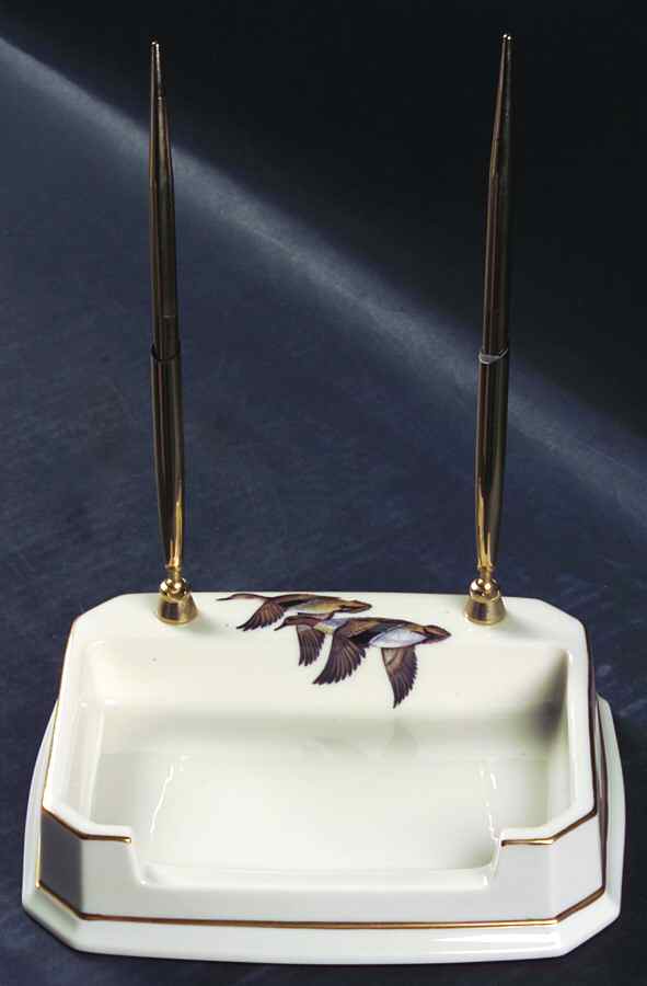 L118 Pen Holder by Lenox-1