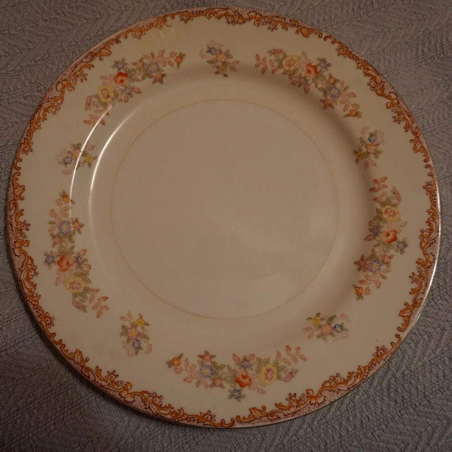 LRL5 Dinner Plate by Laurel (Japan)-1