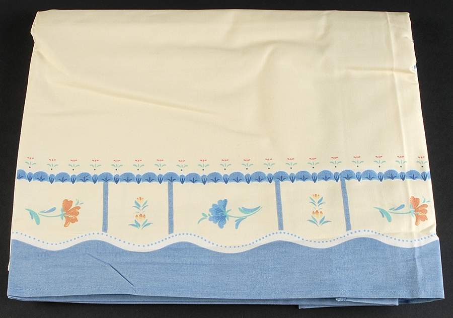 Provencal Garden 52" x 70" Oblong Tablecloth by Lenox-1