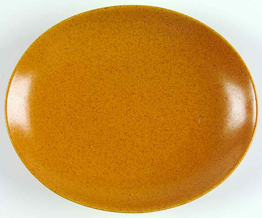 Honey Small Oval Plate by Lindt-Stymeist-1