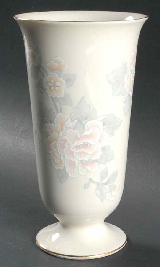 L72 8" Vase by Lenox-1