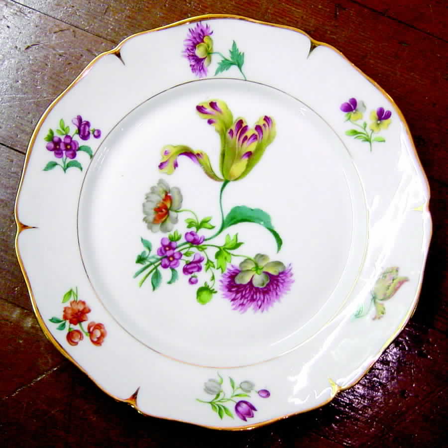 Lol18 Dinner Plate by Louis Lourioux-1