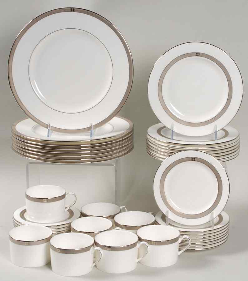 Noel Platinum 40 Piece Set by Lenox-1