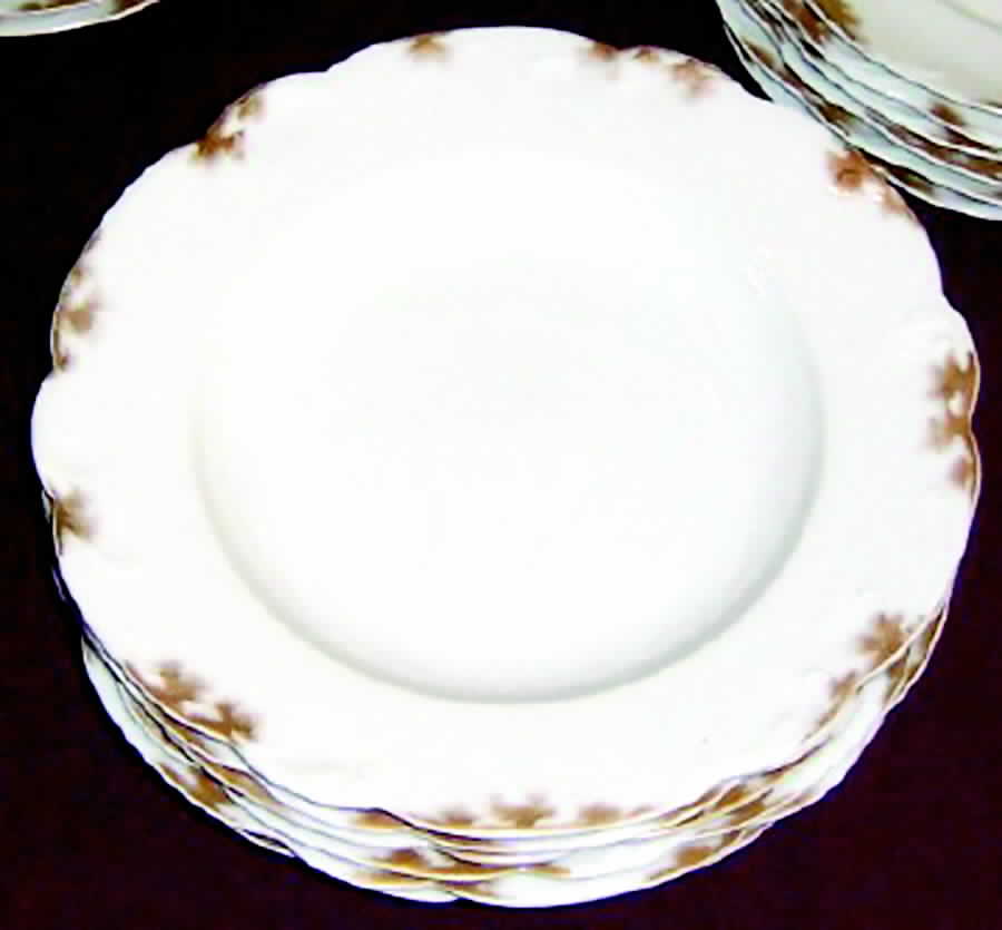 LNT196 Dinner Plate by Lanternier-1