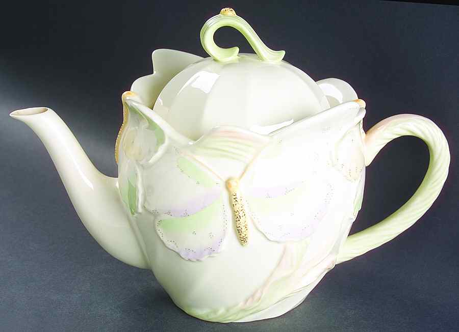 Garden Splendor Collection Sculpted Teapot & Lid by Lenox-1
