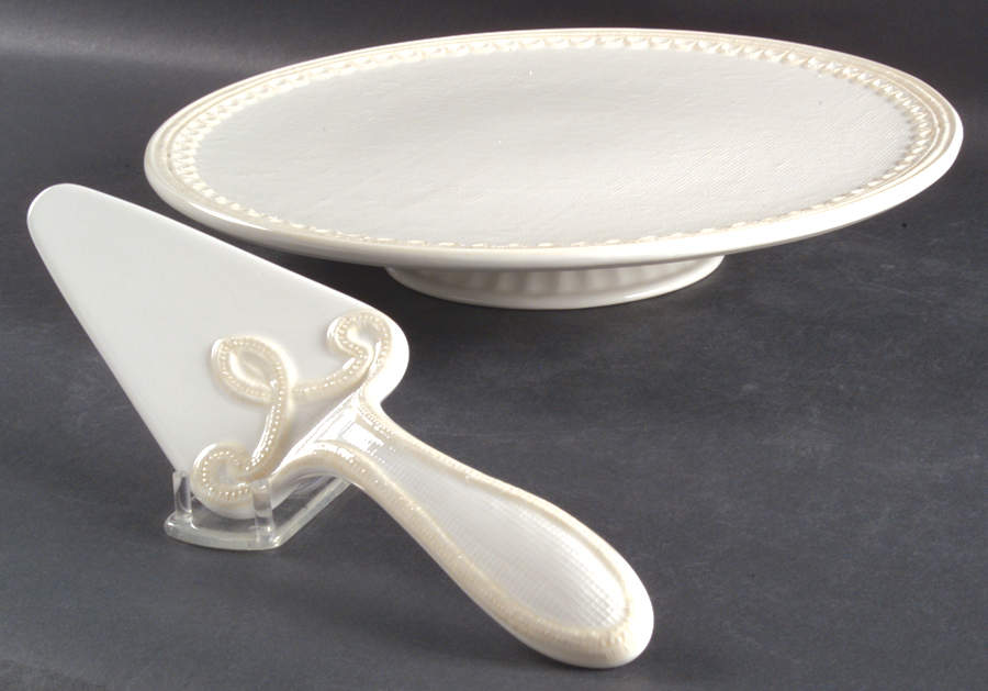 Linen Closet Accessories Cake Plate and Server (Boxed Set) by Lenox-1