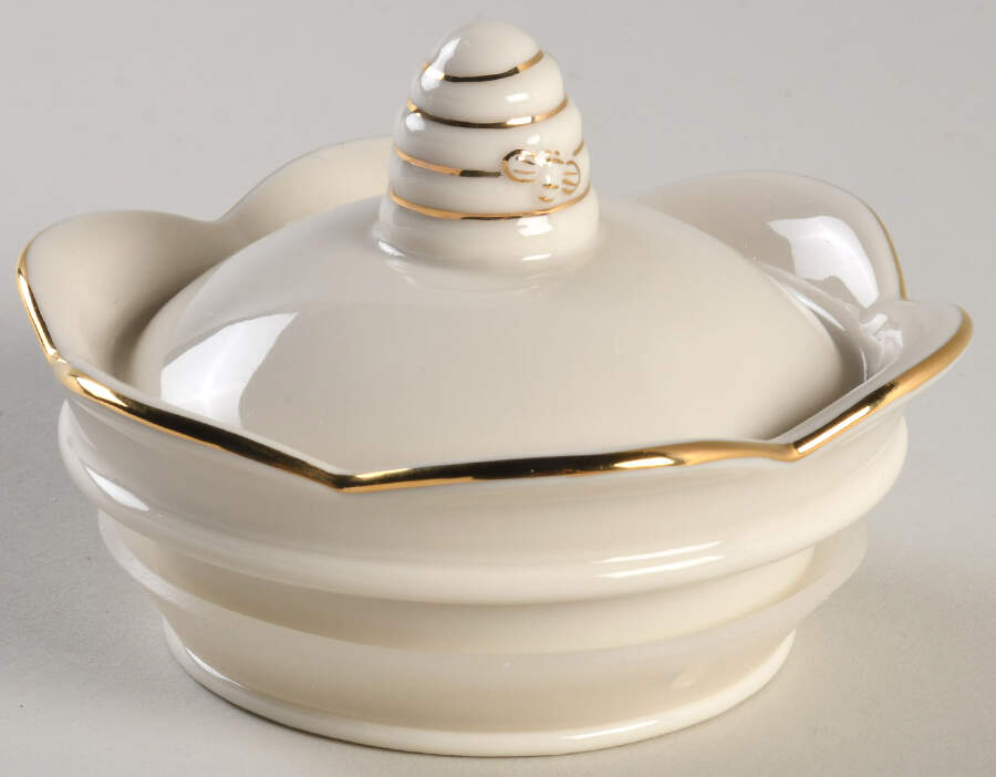 Classic Pooh Lid for Treat Jar by Lenox-1