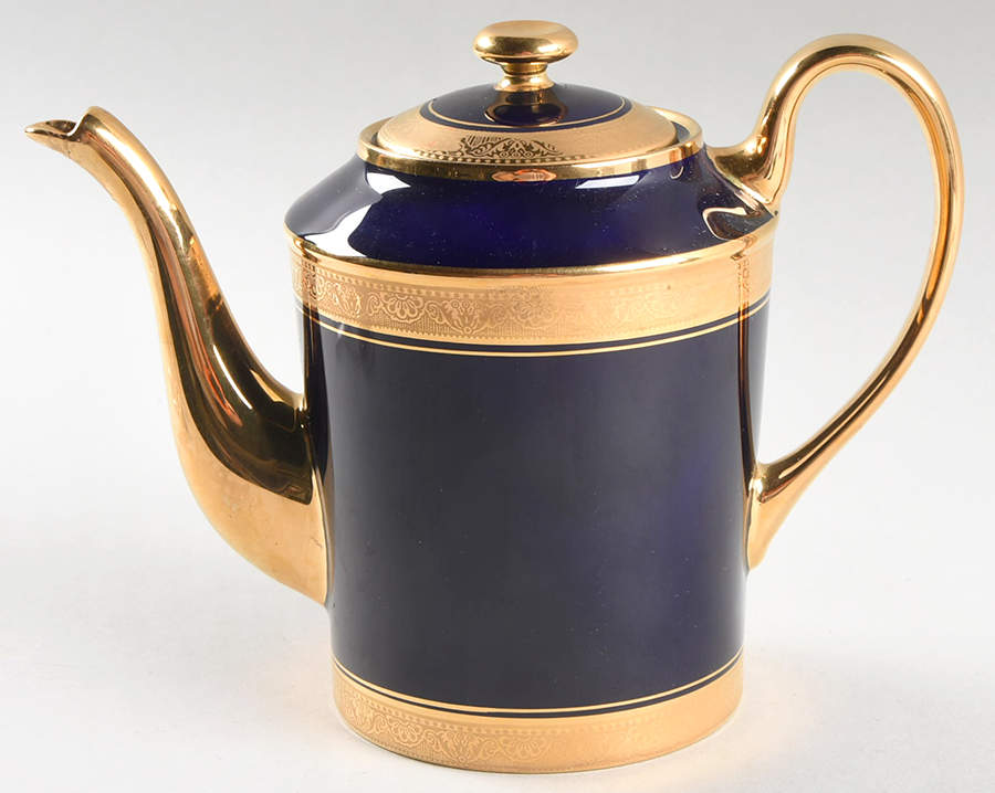 Madame Pompadour Teapot & Lid by Legle Porc d'Art-1