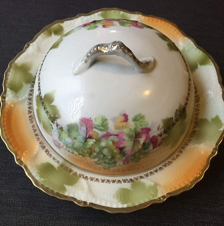 LHM7 Round Covered Butter by C a Lehmann & Son-1