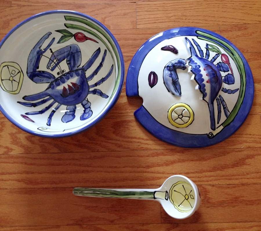 LST2 Tureen & Lid w/Ladle by Lotus International-1