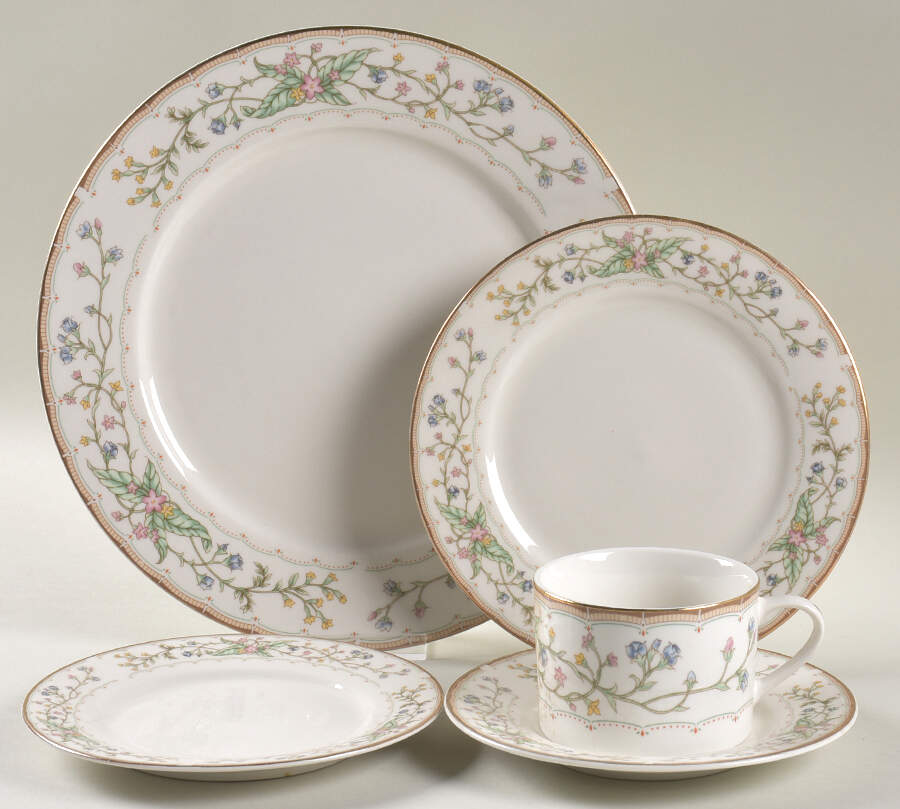 Wellesley 40 Piece Estate Set by Lifetime Hoan China-1