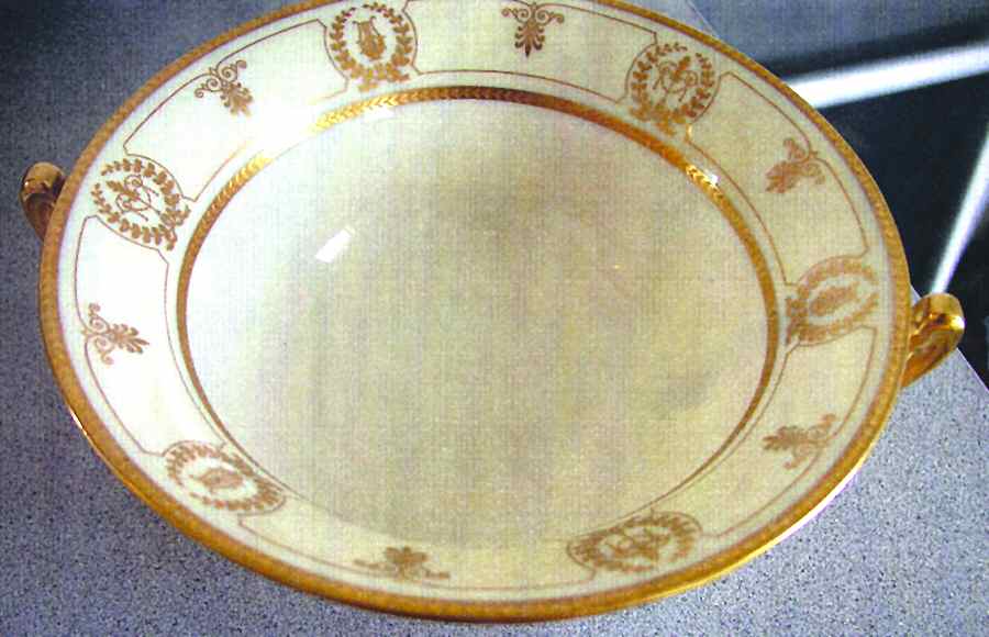 F67 Large Berry Bowl by Lenox-1