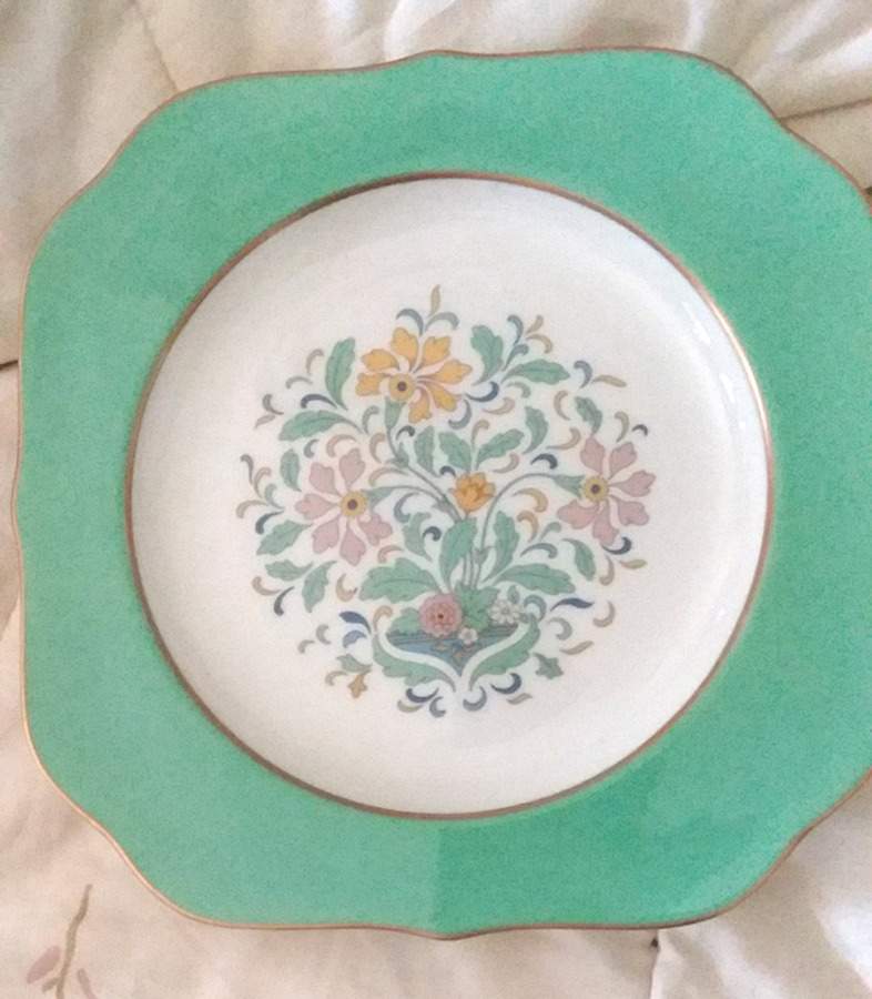 Y98G Green Footed Cake Plate by Lenox-1