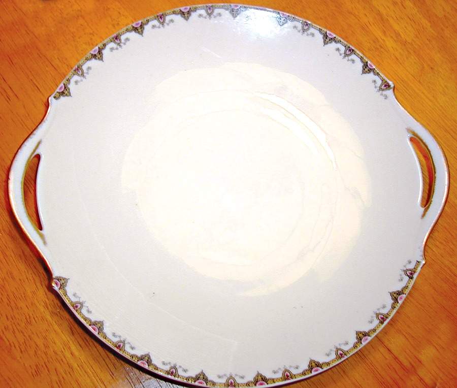 LNT223 Handled Cake Plate by Lanternier-1