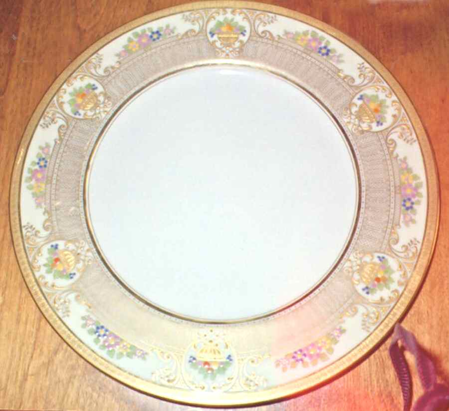 D321A (Smooth) Dinner Plate by Lenox-1