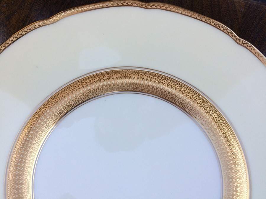 L43a Ivory (Scalloped) Dinner Plate by Lenox-1