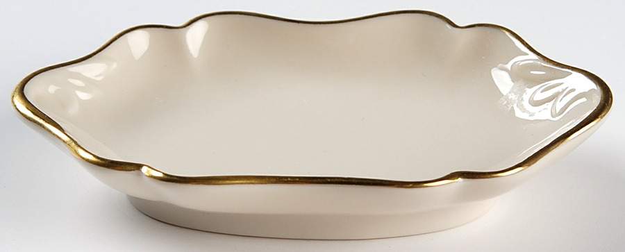 L31 5" Oval Ashtray by Lenox-1
