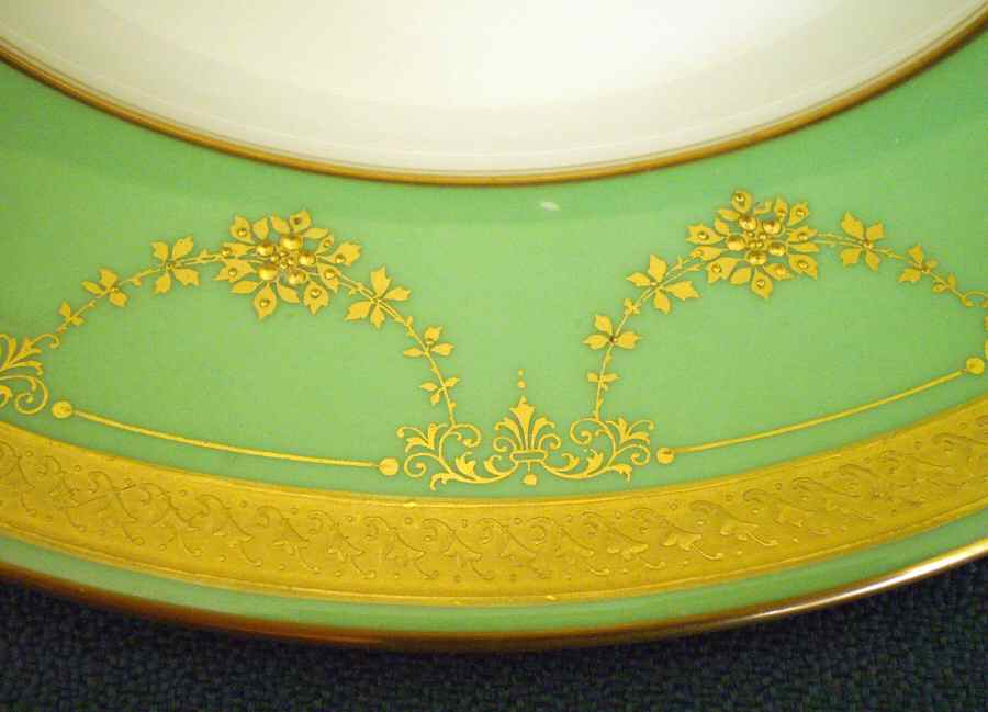 B10G Lettuce Green Service Plate (Charger) by Lenox-1
