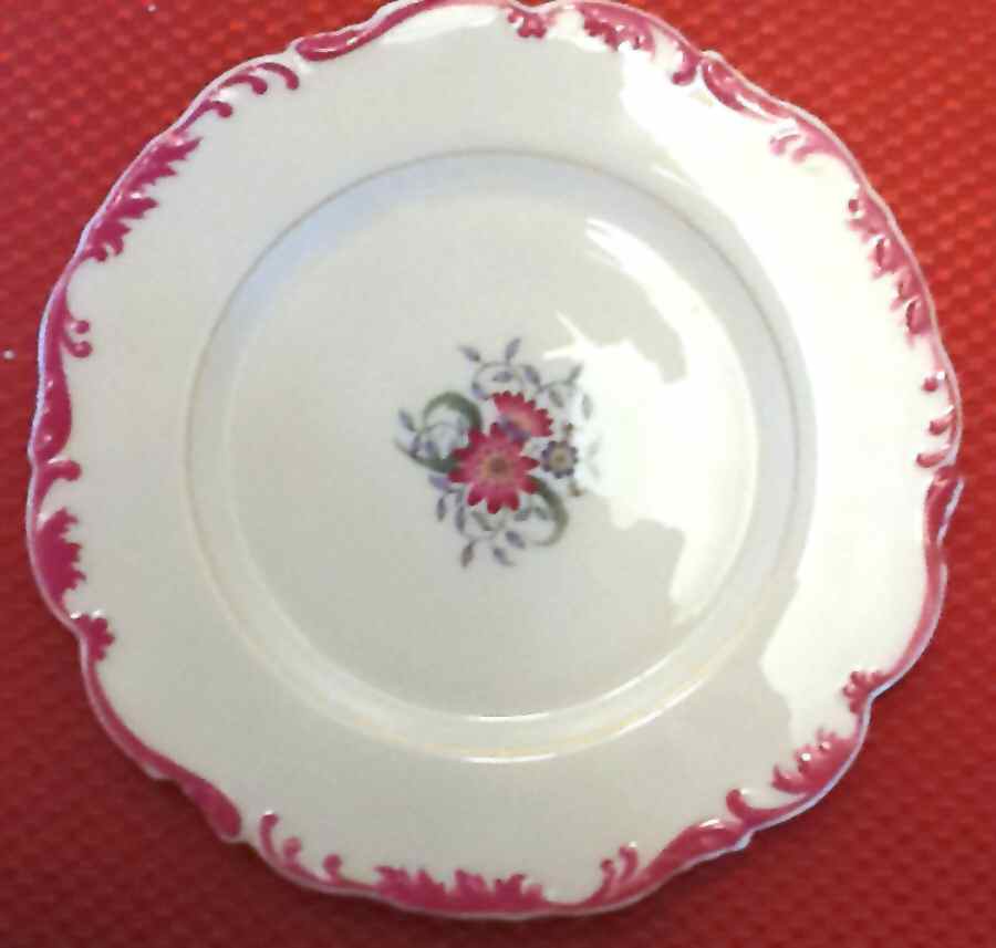P301R Maroon Luncheon Plate by Lenox-1