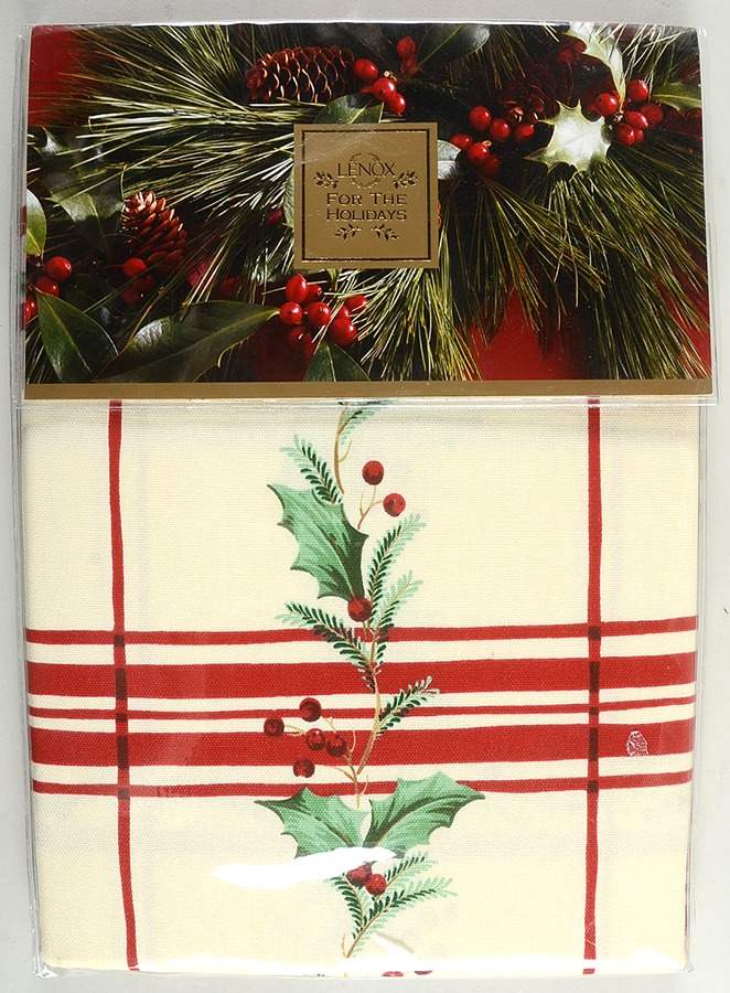 Holiday Gatherings Plaid 60" x 84" Rectangular Tablecloth by Lenox-1