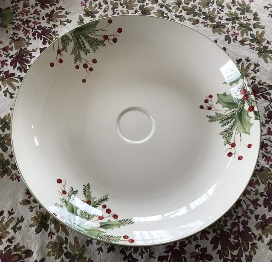 Holiday Gatherings Holiday Berry Chip Bowl/Plate for Chip & Dip Set by Lenox-1