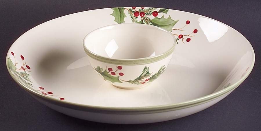 Holiday Gatherings Holiday Berry (2 Piece) Chip & Dip Set by Lenox-1