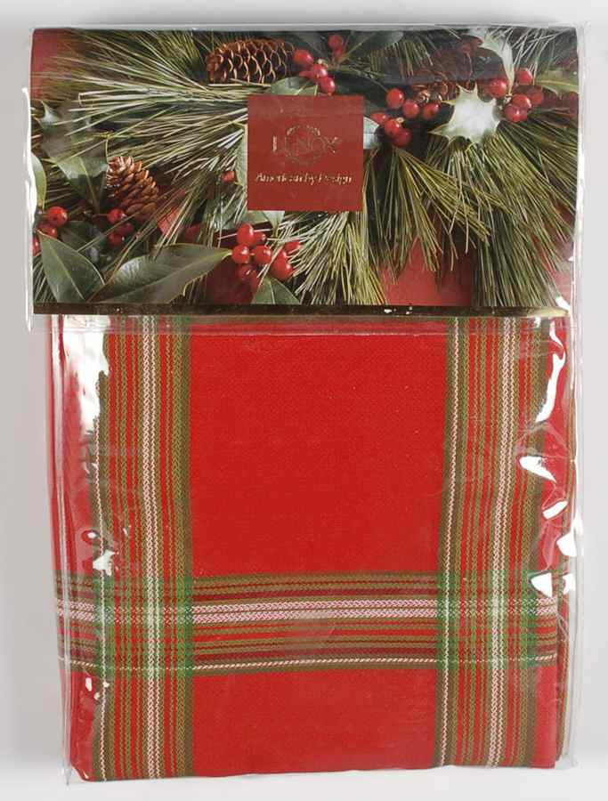 Holiday Gatherings Holiday Berry 60" X 84" Oblong Tablecloth by Lenox-1