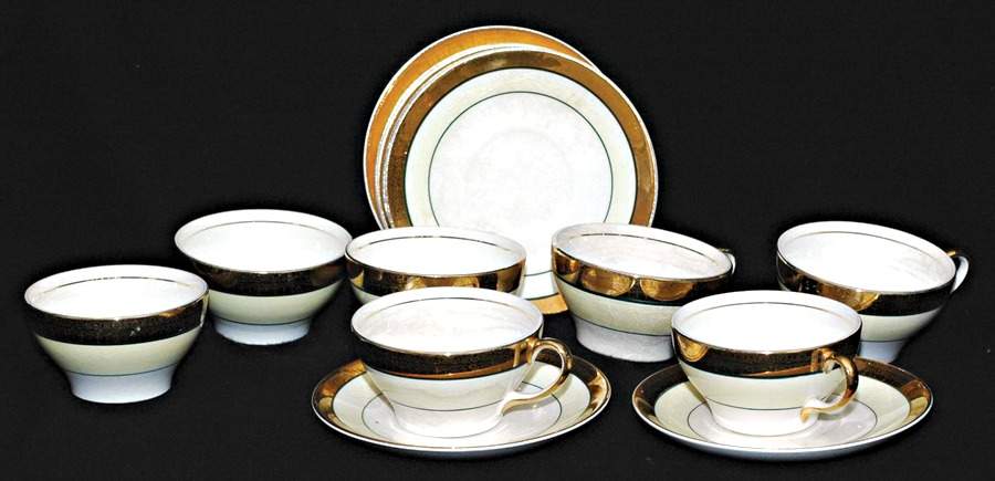 LMR2 Flat Cup & Saucer Set by Lee Moore-1