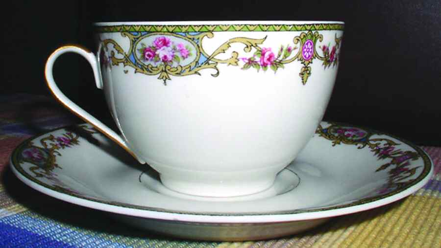 LNT226 Footed Cup & Saucer Set by Lanternier-1