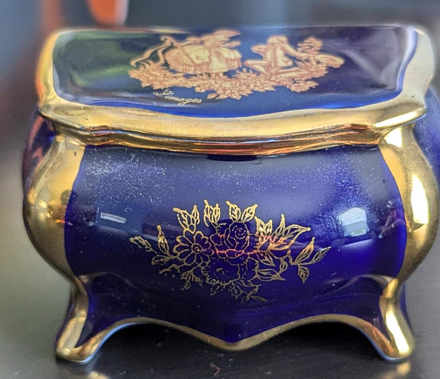 Marquise Trinket Box with Lid by Limoges Castel-1