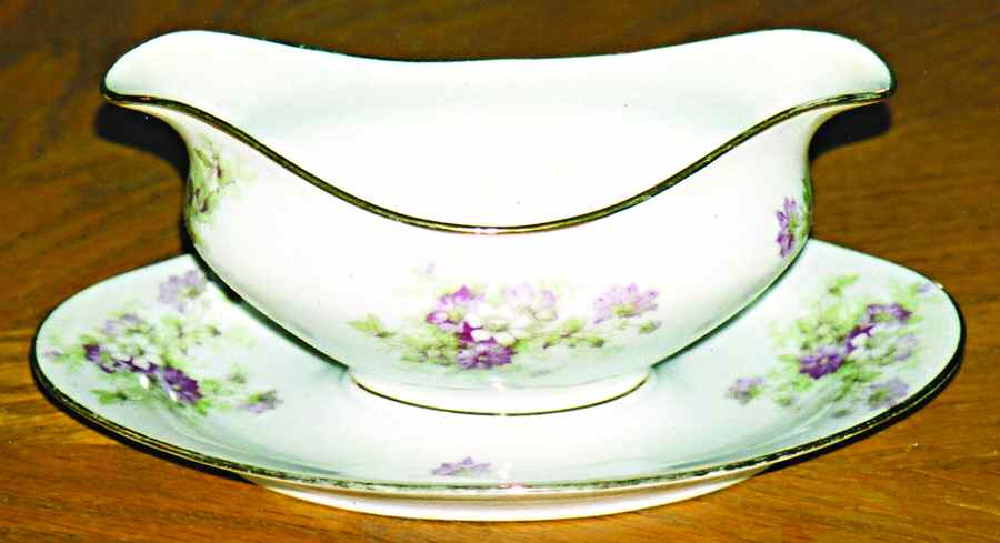 LIM276 Gravy Boat with Attached Underplate by Limoges-French-1