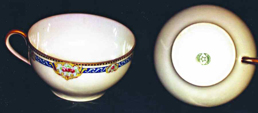 LEG70 Footed Cup by F Legrand & Cie-1