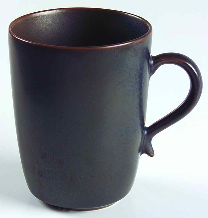 LIS2 Mug by Lindt-Stymeist-1